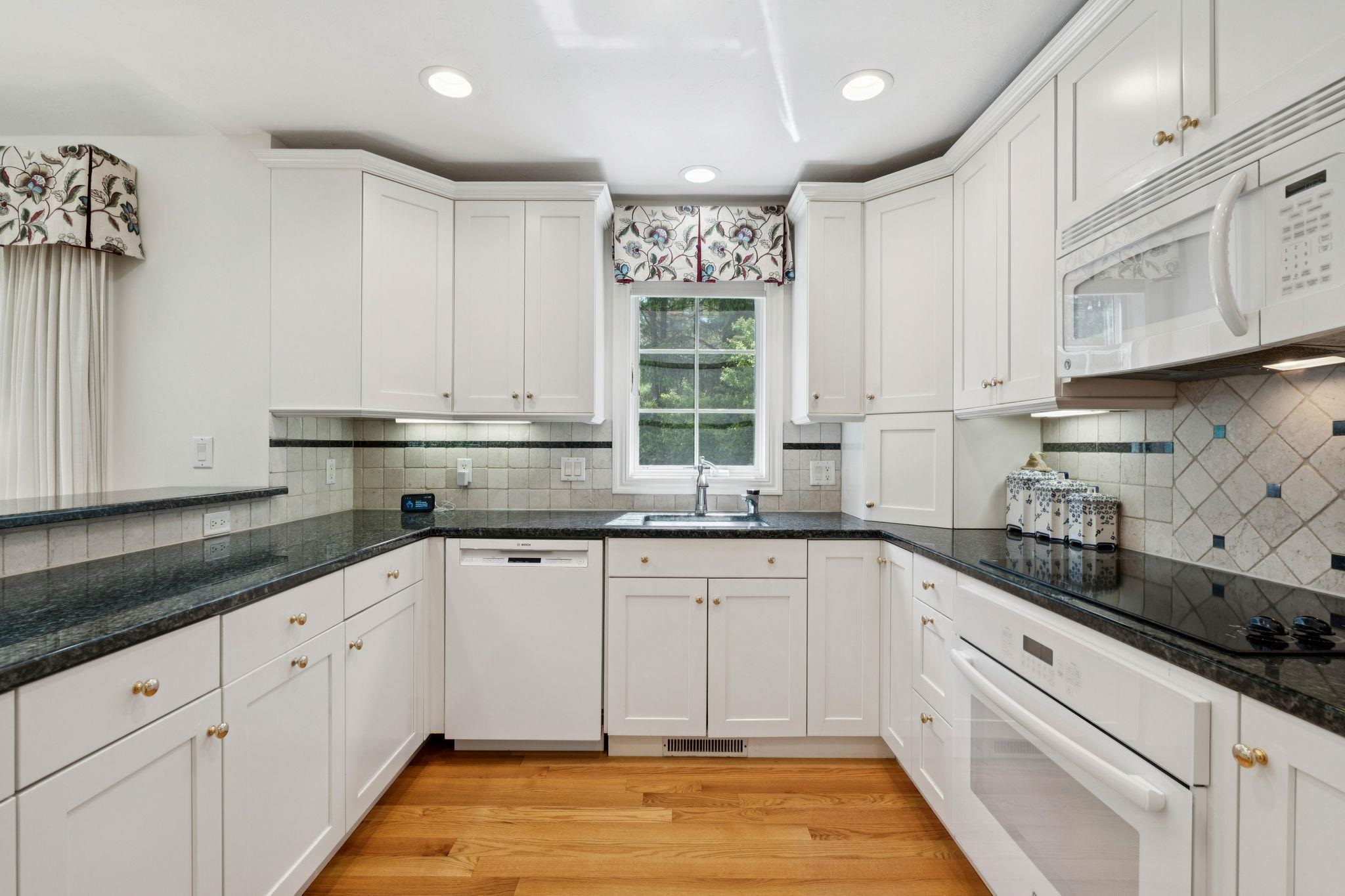 56 Old Bay Road New Castle, NH 03854 - Photo 10 of 50