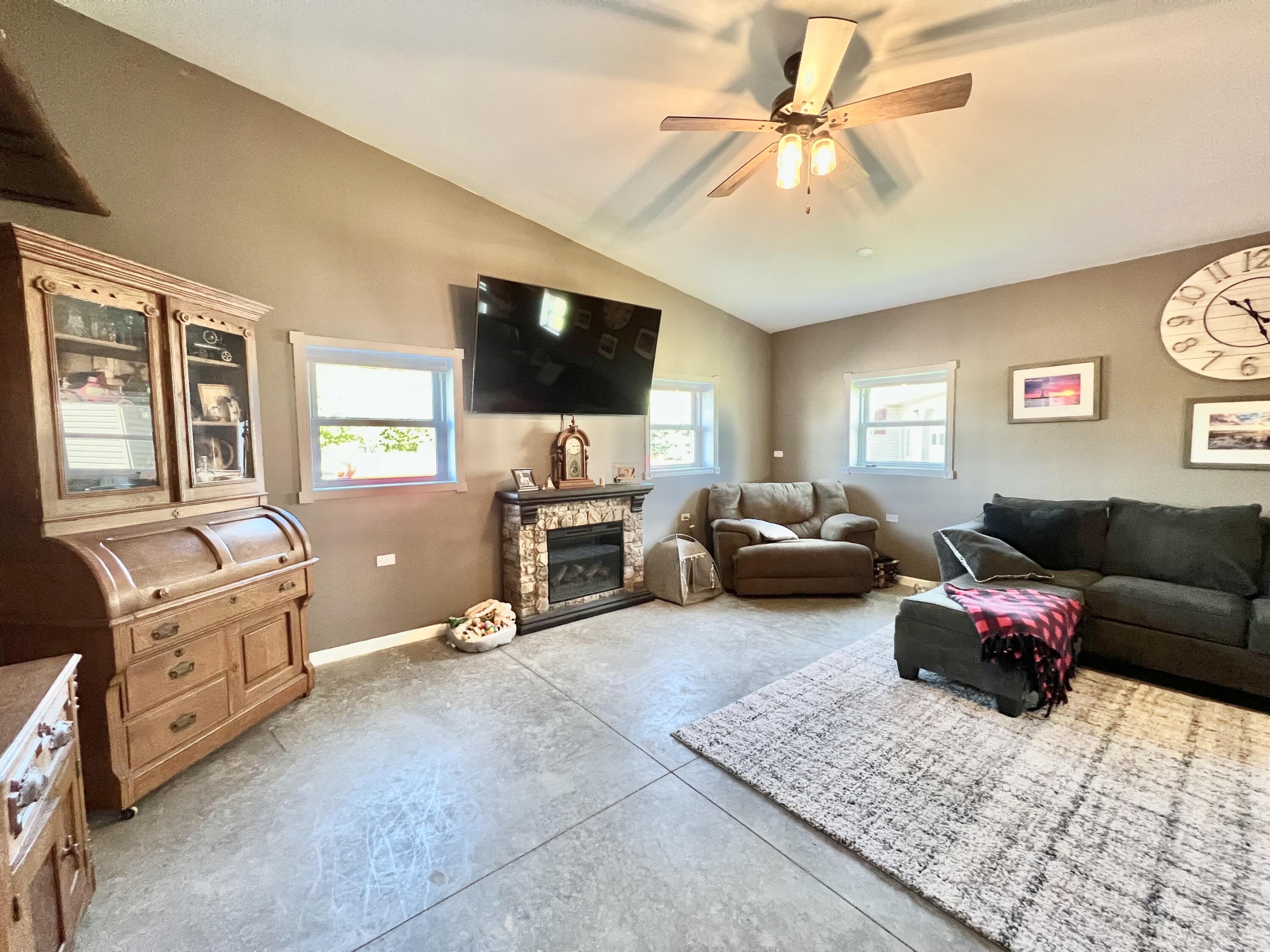 5781 South Waldron Road Pittsford, MI 49271 - Photo 44 of 86 FullSizeRender (2)