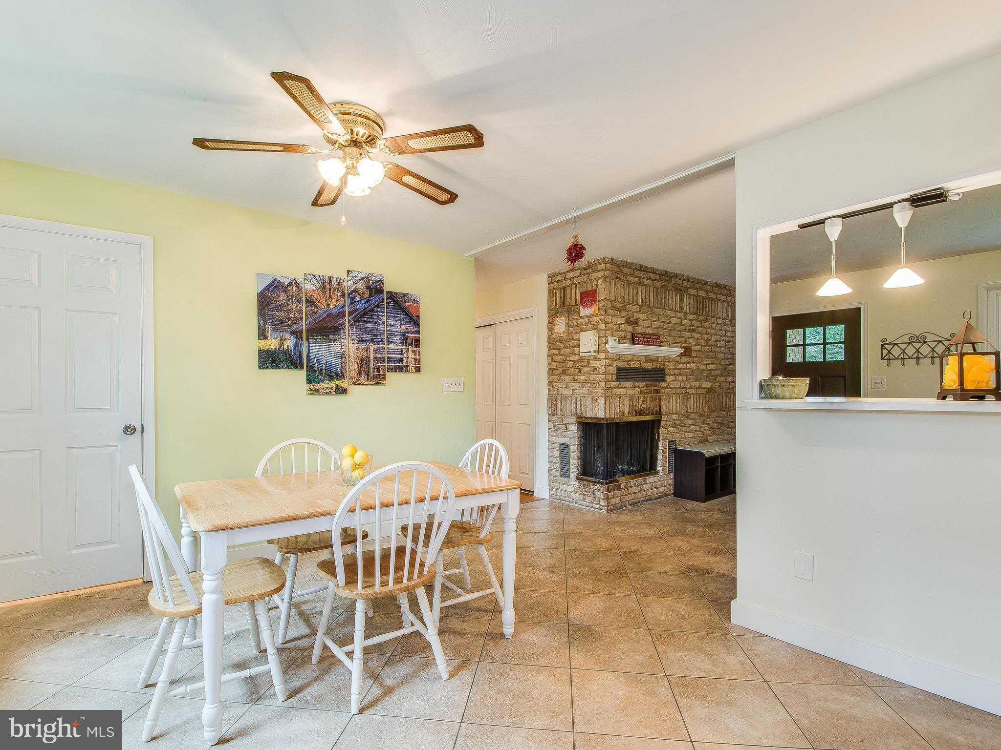 5412 Cabbage Spring Road Mount Airy, MD 21771 - Photo 5 of 30 Table Space Kitchen