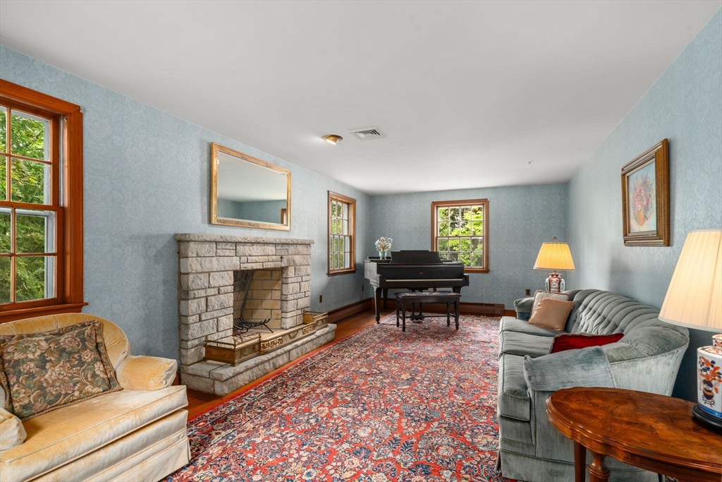 40 Cape Cod Lane Milton, MA 02186 - Photo 5 of 22