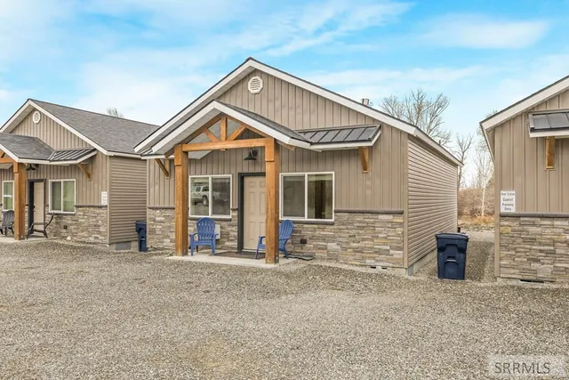 $1,200,000 | 315 Riverfront Drive, Salmon, ID 83467