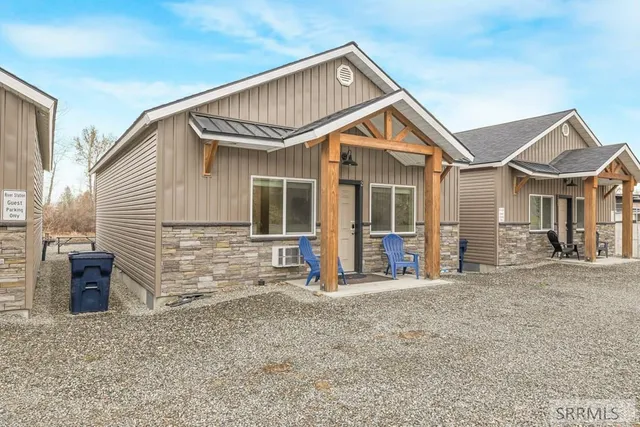 $1,200,000 | 315 Riverfront Drive, Salmon, ID 83467