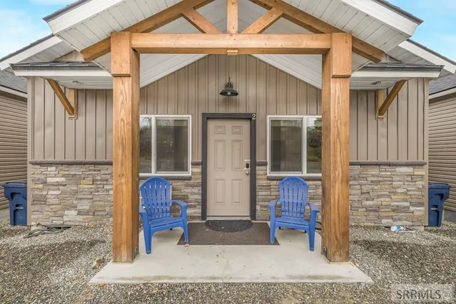 $1,200,000 | 315 Riverfront Drive, Salmon, ID 83467