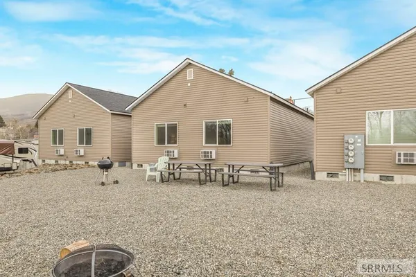 $950,000 | 315 Riverfront Drive, Salmon, ID 83467