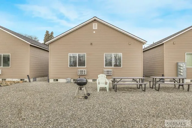 $1,200,000 | 315 Riverfront Drive, Salmon, ID 83467