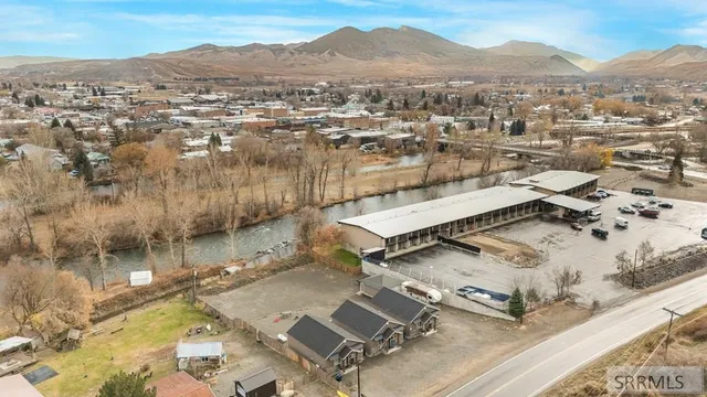 $1,200,000 | 315 Riverfront Drive, Salmon, ID 83467