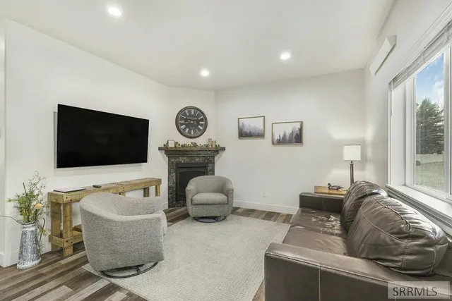 $1,200,000 | 315 Riverfront Drive, Salmon, ID 83467