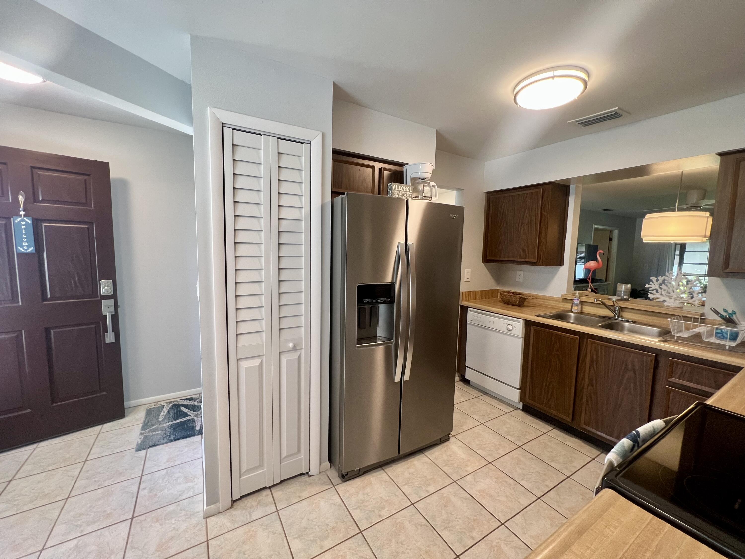 6024 Indrio Road, Unit 6 Fort Pierce, FL 34951 - Photo 5 of 32 IMG_0641