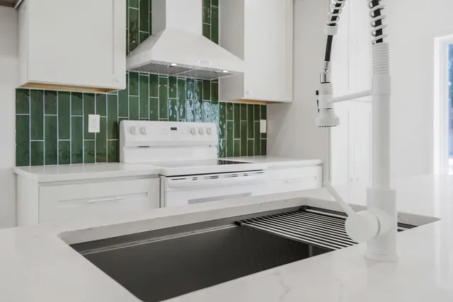 $225,000 | 11406 East 49th Street South, Kansas City, MO 64133