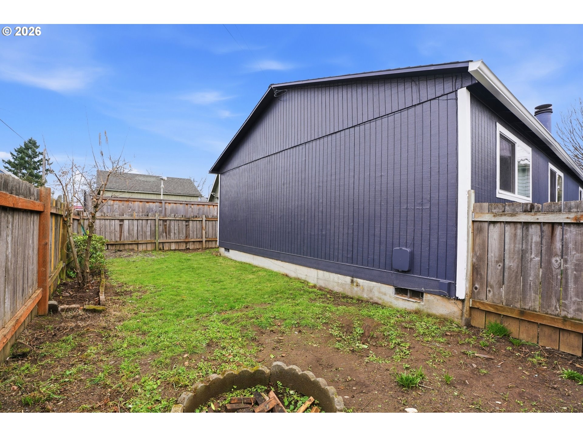 3537 Southeast 64th Avenue Portland, OR 97206 - Photo 28 of 32 a backyard of a house