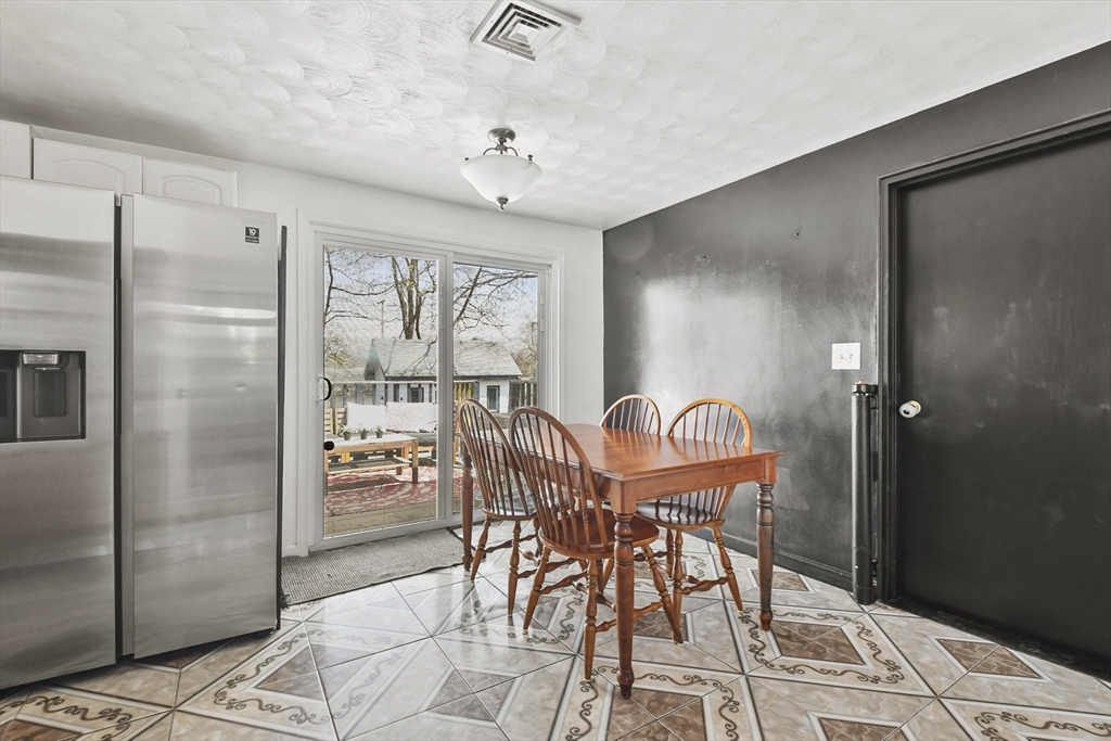 27 McAuliffe Road Randolph, MA 02368 - Photo 8 of 29 Gallery Image 8