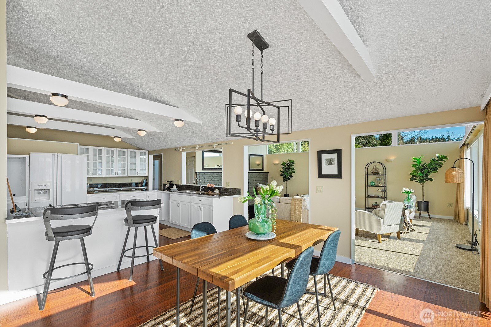 11613 Southwest Shawnee Road Vashon, WA 98070 - Photo 11 of 40