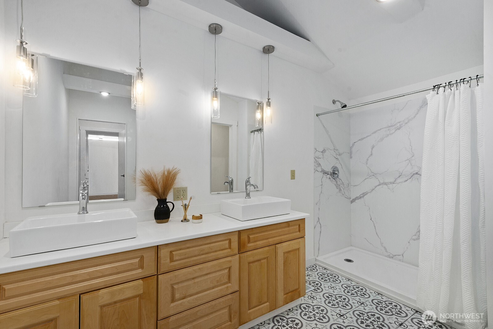 11613 Southwest Shawnee Road Vashon, WA 98070 - Photo 20 of 40