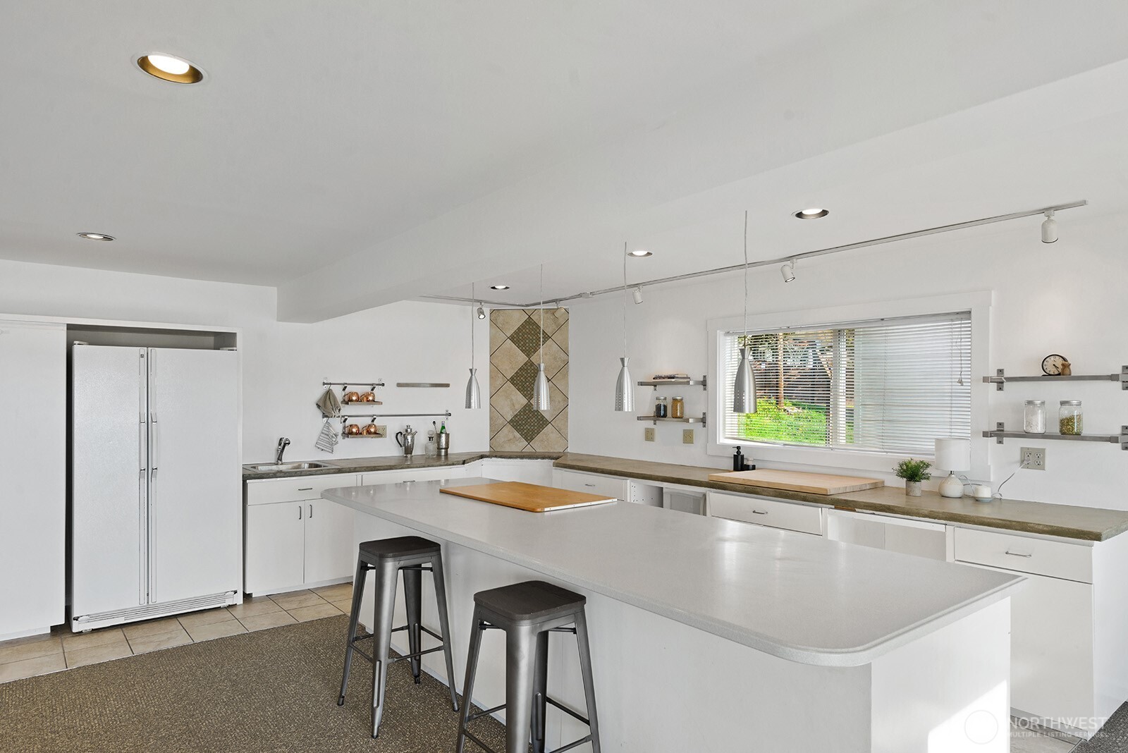 11613 Southwest Shawnee Road Vashon, WA 98070 - Photo 26 of 40