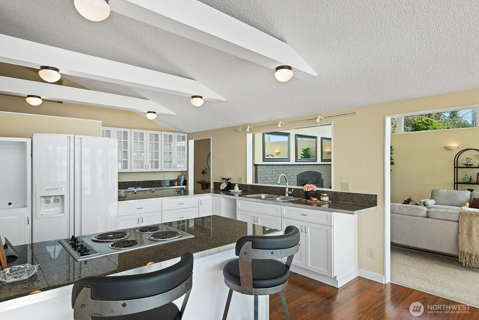 11613 Southwest Shawnee Road Vashon, WA 98070 - Photo 6 of 40