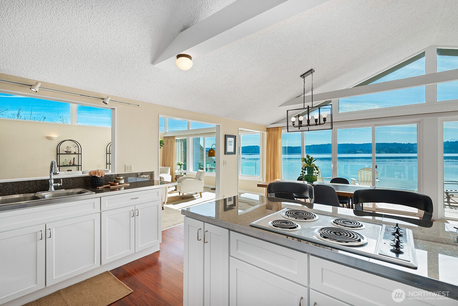 11613 Southwest Shawnee Road Vashon, WA 98070 - Photo 7 of 40