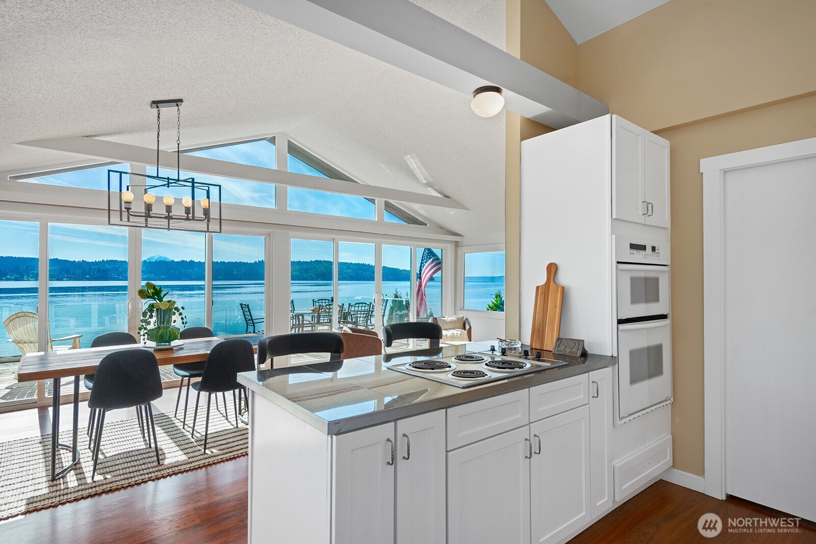 11613 Southwest Shawnee Road Vashon, WA 98070 - Photo 8 of 40