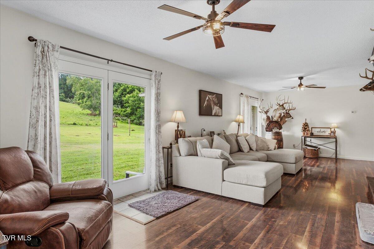 122 South Fork Road Marion, VA 24354 - Photo 10 of 70 34-WBP-S-Fork-34