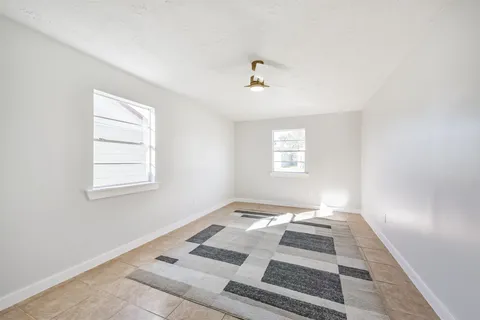 $169,000 | 3305 Stallings Drive, Houston, TX 77088