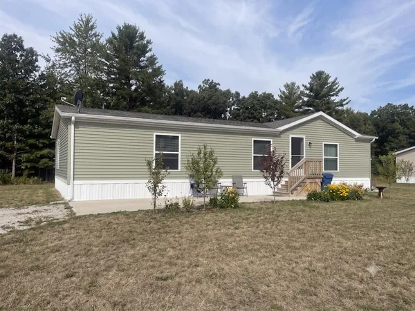 $79,900 | 653 South Bluegill Lane, Newaygo, MI 49337