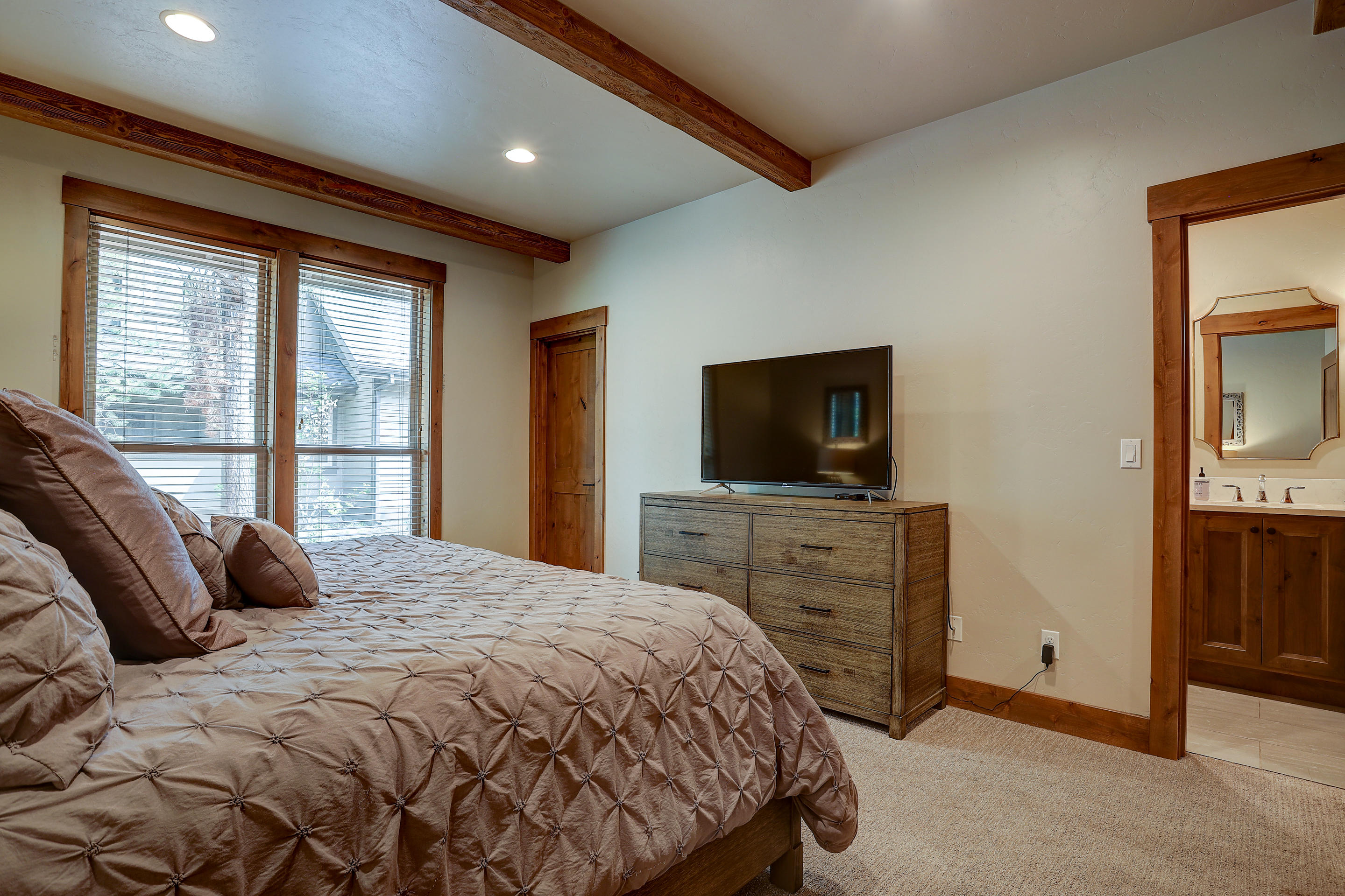56688 Glowstone Loop Bend, OR 97707 - Photo 25 of 53 DS Suite