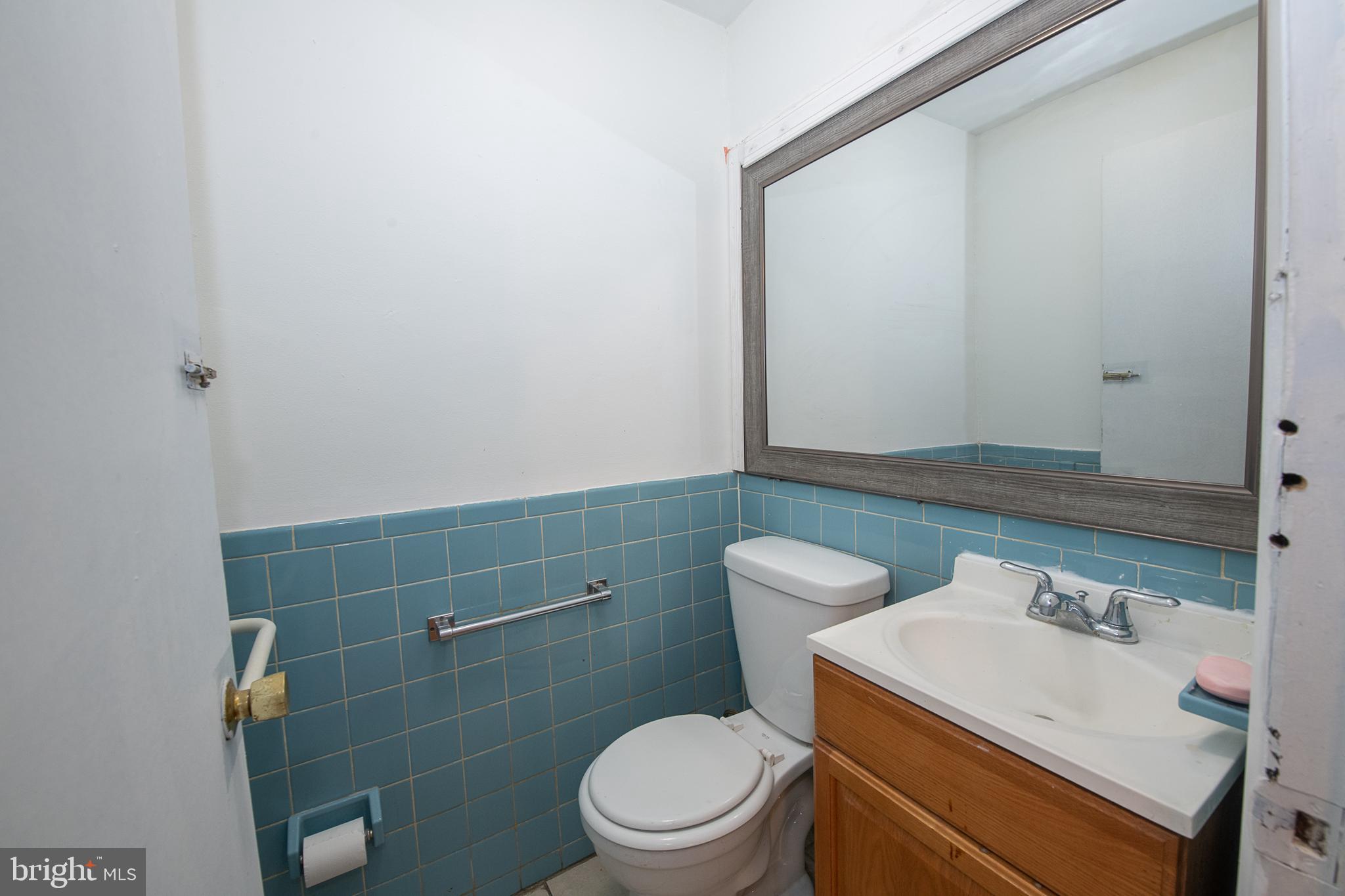 209 Kingston Road Upper Darby, PA 19082 - Photo 17 of 45