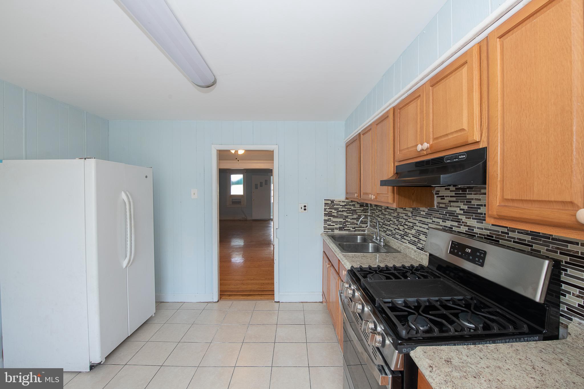 209 Kingston Road Upper Darby, PA 19082 - Photo 18 of 45