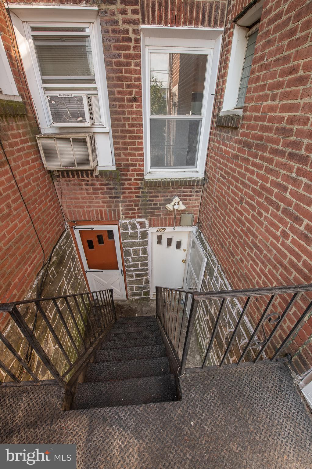 209 Kingston Road Upper Darby, PA 19082 - Photo 20 of 45