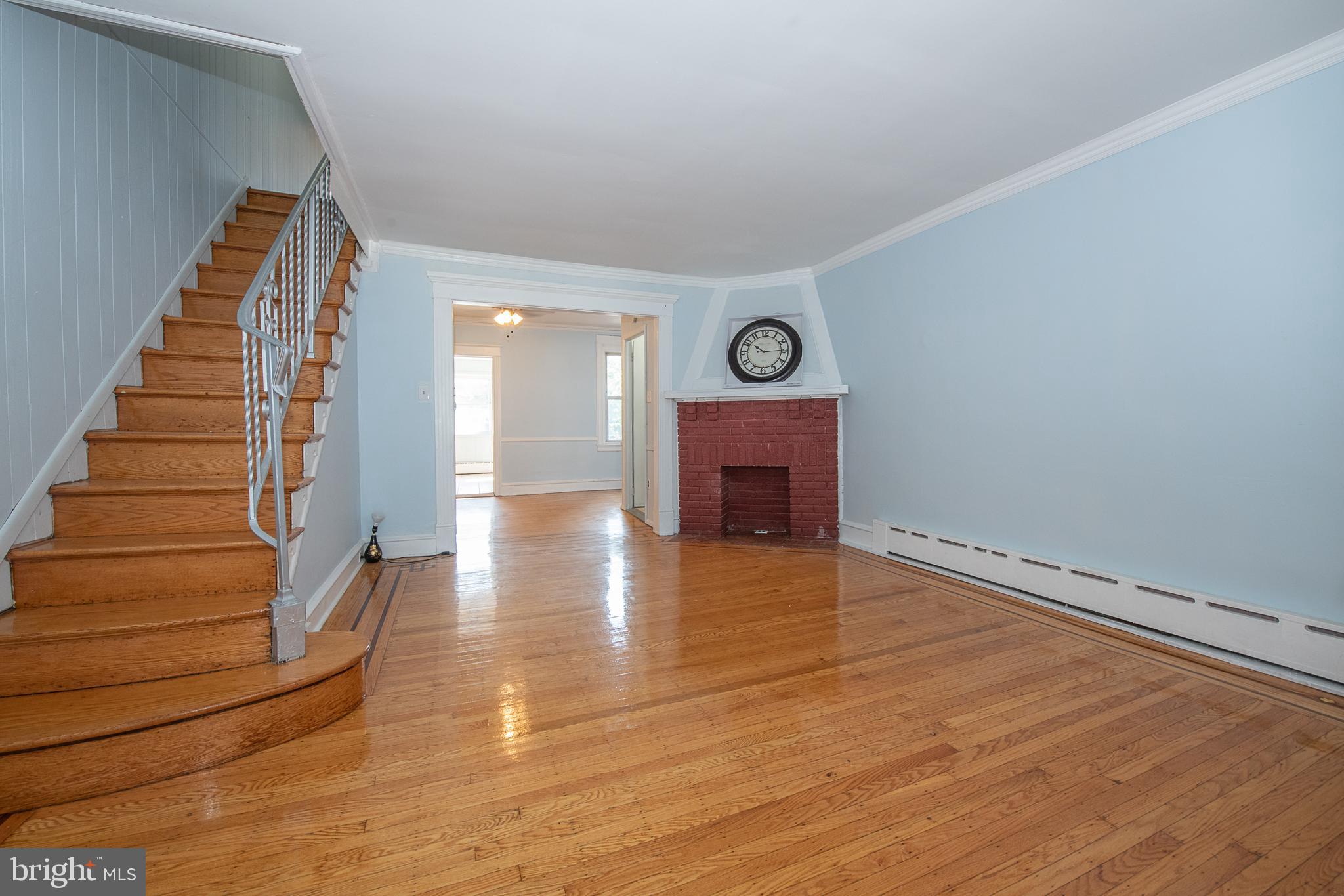 209 Kingston Road Upper Darby, PA 19082 - Photo 3 of 45