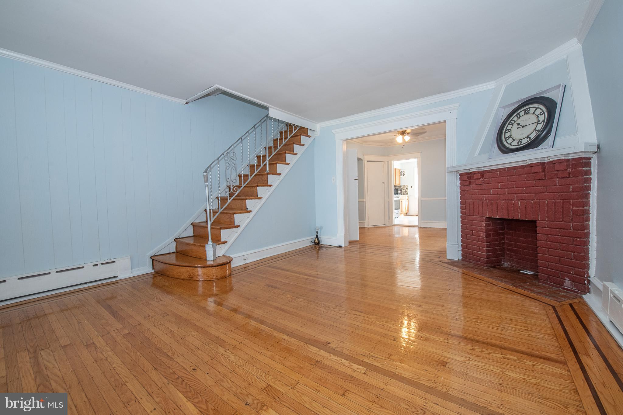 209 Kingston Road Upper Darby, PA 19082 - Photo 4 of 45
