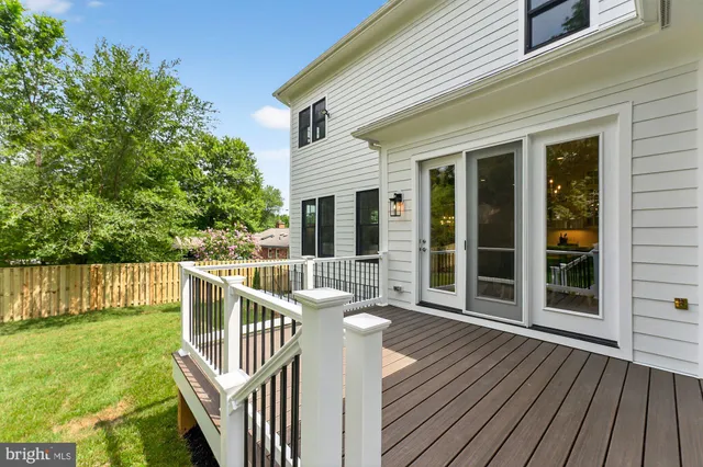 $2,299,900 | 611 Gibson Drive Southwest, Vienna, VA 22180