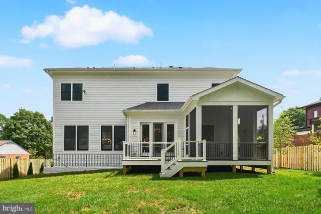 $2,299,900 | 611 Gibson Drive Southwest, Vienna, VA 22180