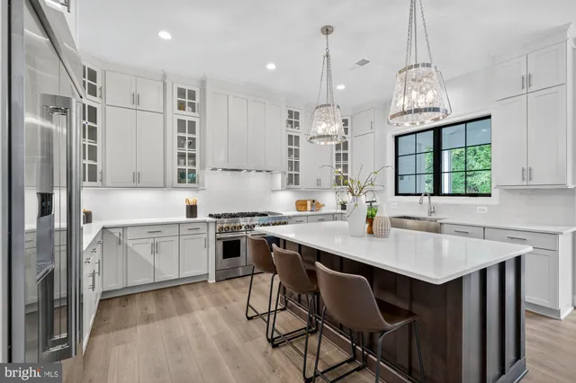 $2,299,900 | 611 Gibson Drive Southwest, Vienna, VA 22180