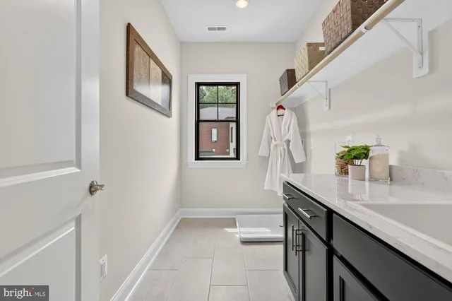 $2,299,900 | 611 Gibson Drive Southwest, Vienna, VA 22180