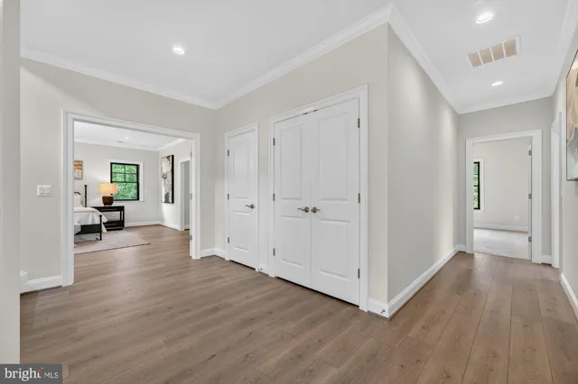 $2,299,900 | 611 Gibson Drive Southwest, Vienna, VA 22180