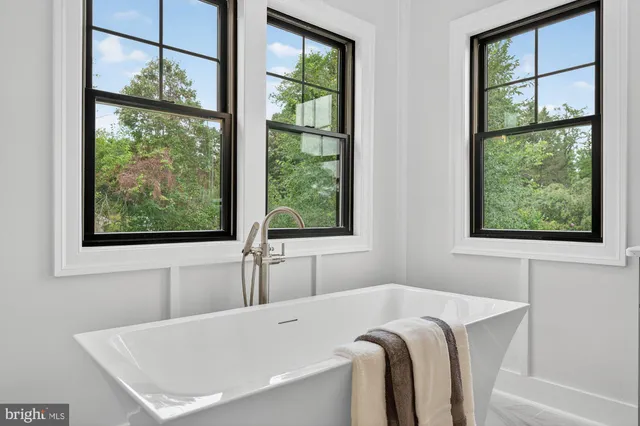 $2,299,900 | 611 Gibson Drive Southwest, Vienna, VA 22180