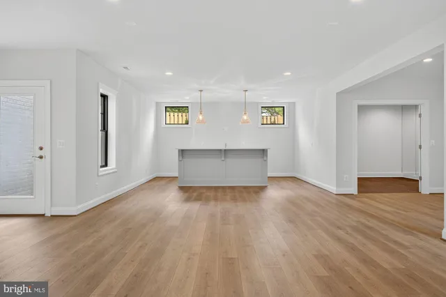 $2,299,900 | 611 Gibson Drive Southwest, Vienna, VA 22180