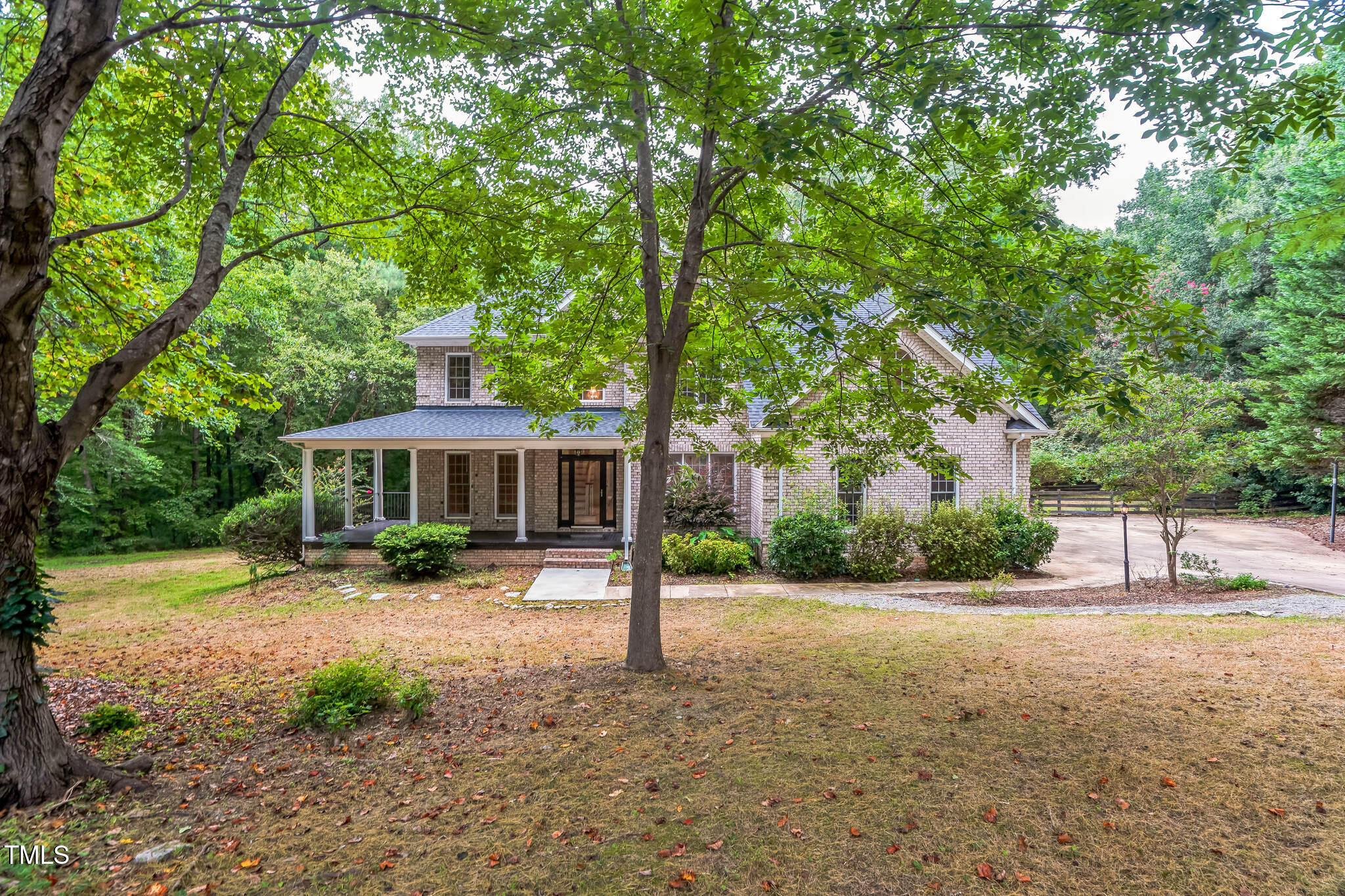 01_1900_High_Oaks_Ln_Raleigh_NC_27606_US