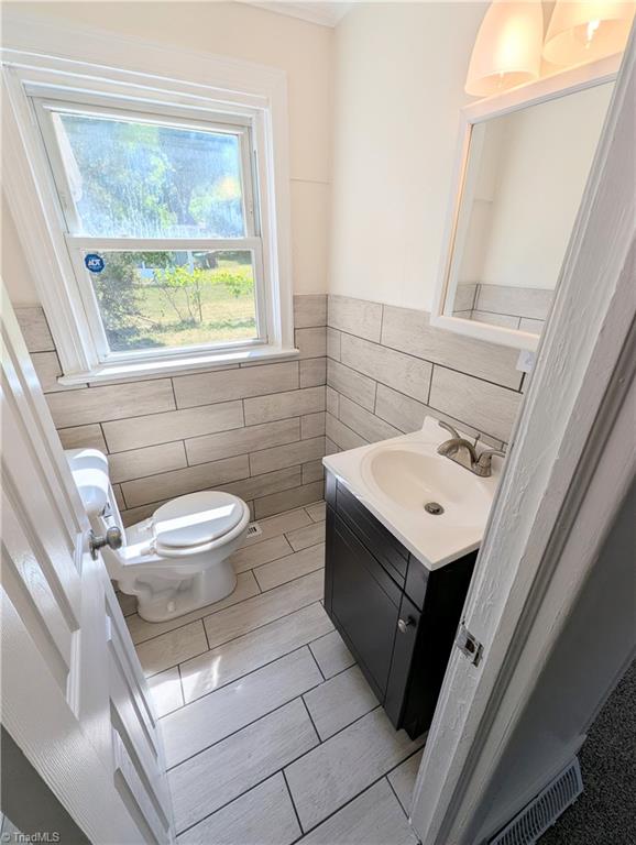 913 Denny Street High Point, NC 27262 - Photo 5 of 7