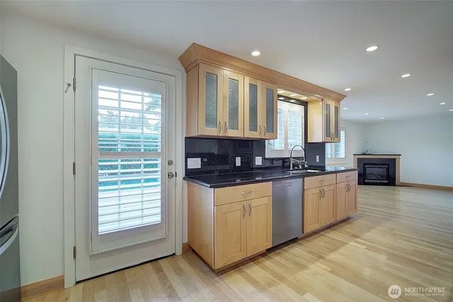 $4,845 | 4162 West Mercer Way, Mercer Island, WA 98040