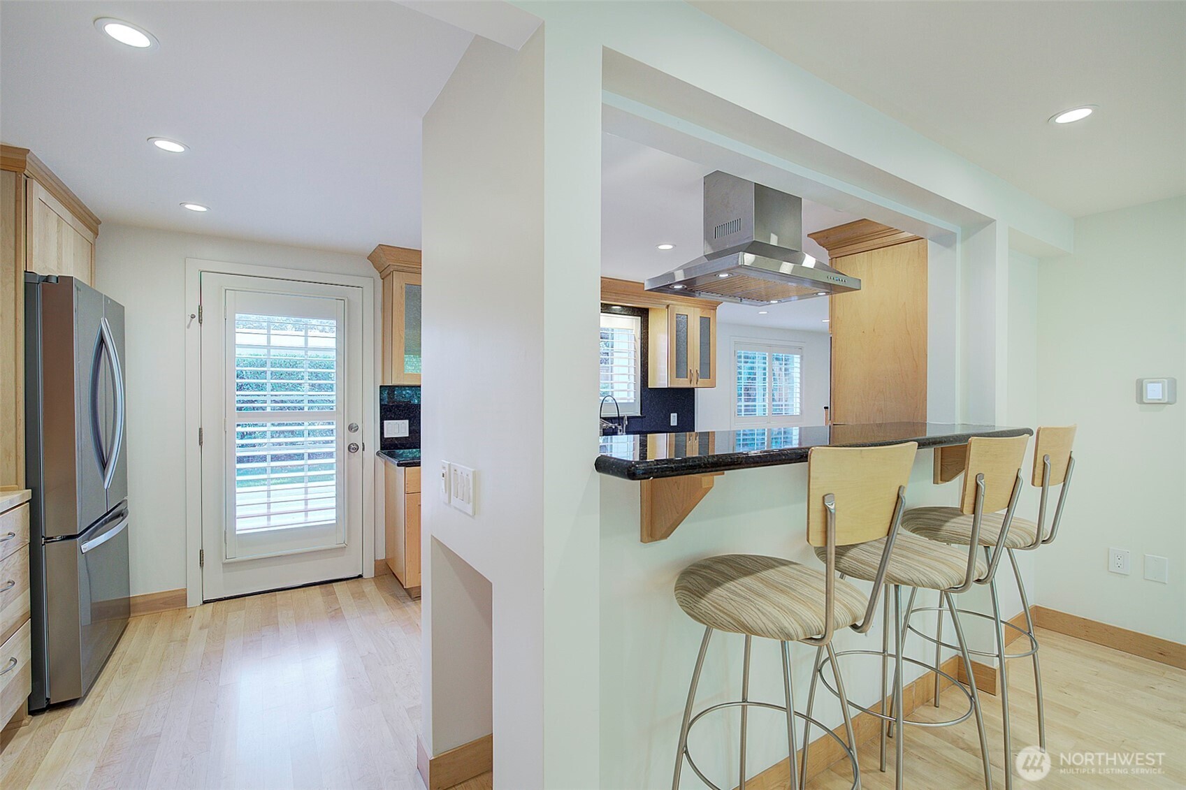 4162 West Mercer Way Mercer Island, WA 98040 - Photo 14 of 38