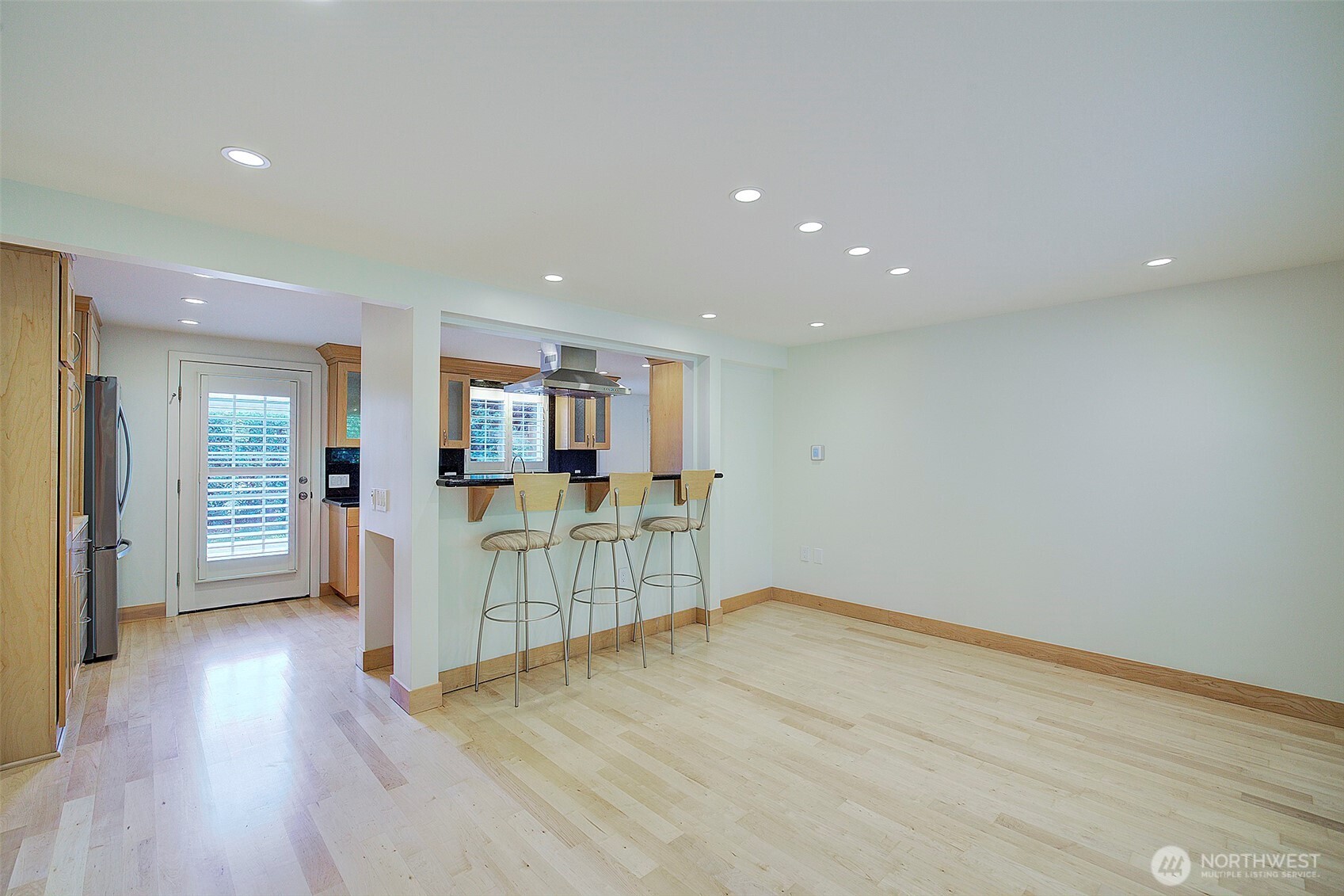 4162 West Mercer Way Mercer Island, WA 98040 - Photo 15 of 38