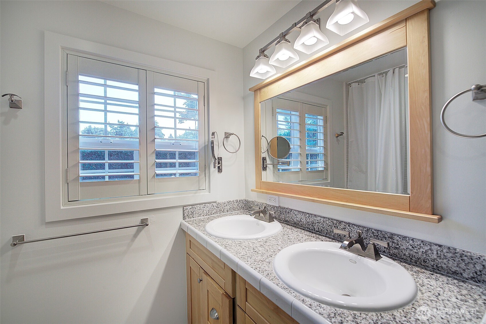 4162 West Mercer Way Mercer Island, WA 98040 - Photo 19 of 38