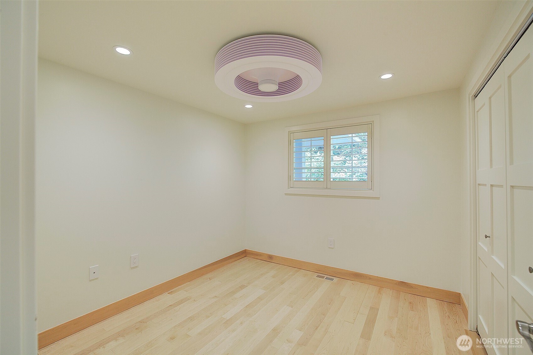 4162 West Mercer Way Mercer Island, WA 98040 - Photo 22 of 38