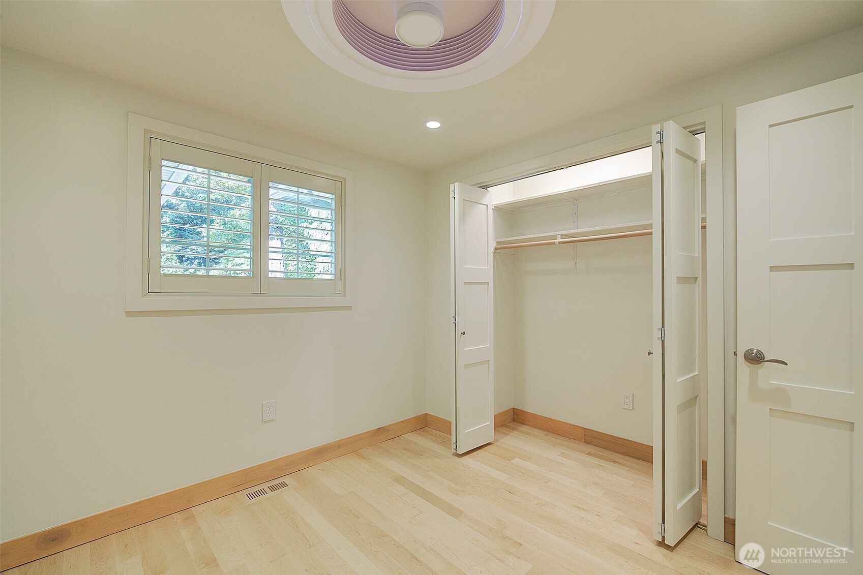 4162 West Mercer Way Mercer Island, WA 98040 - Photo 24 of 38