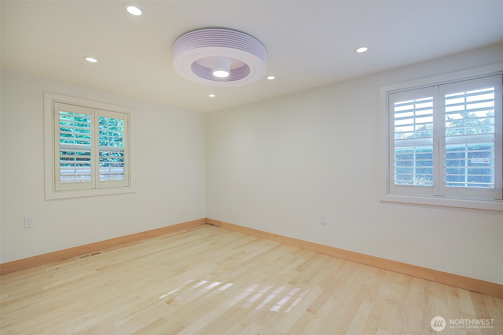 4162 West Mercer Way Mercer Island, WA 98040 - Photo 25 of 38