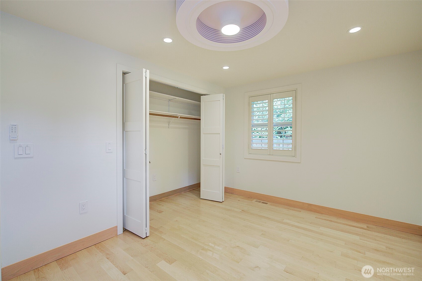 4162 West Mercer Way Mercer Island, WA 98040 - Photo 26 of 38