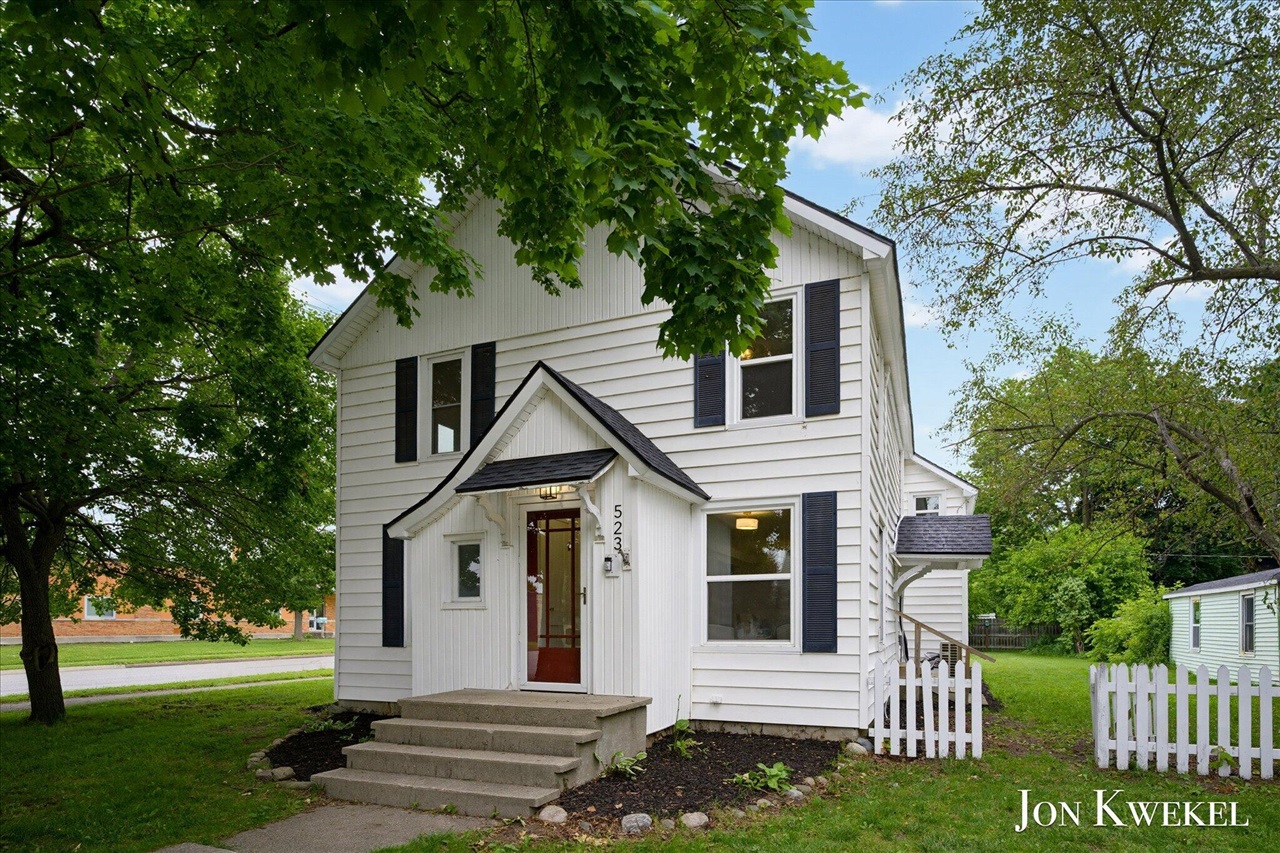 523 Elm Street Lowell, MI 49331 - Photo 2 of 36 Gallery Image 2