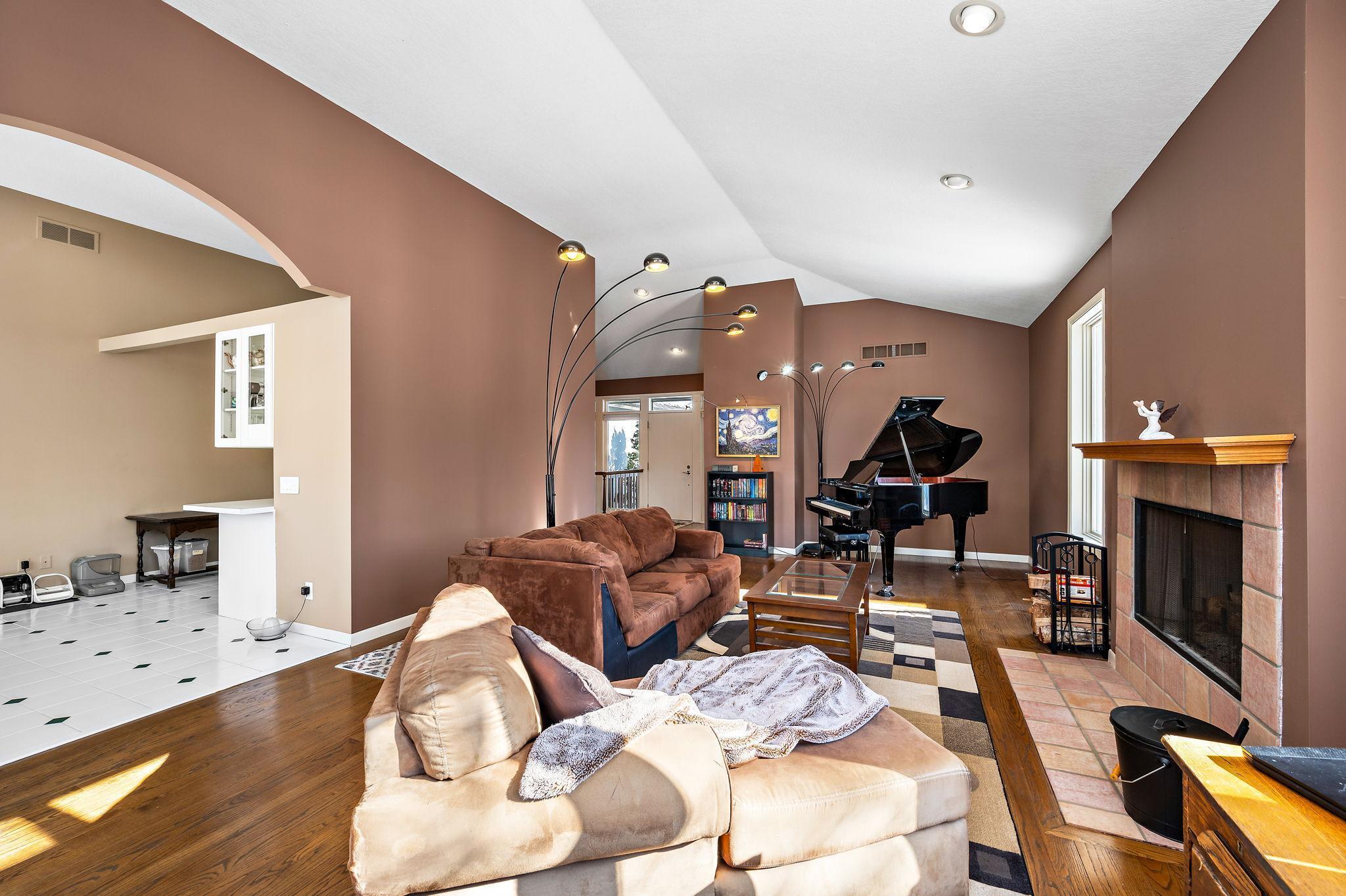 3114 County Road 101 Wayzata, MN 55391 - Photo 9 of 48