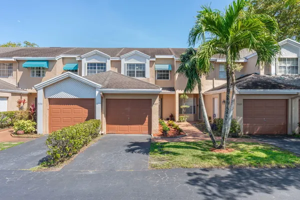 $350,000 | 7107 Woodmont Way, Tamarac, FL 33321